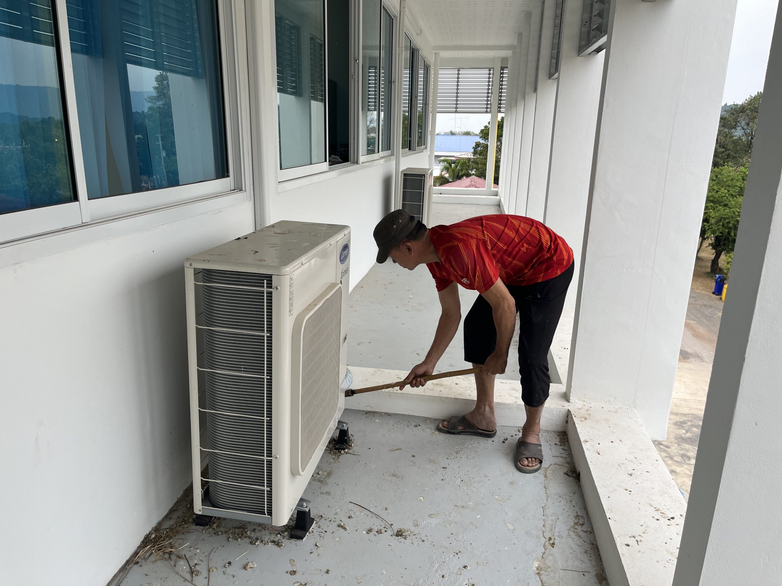 70B2DCE8-CCA9-40E9-BA8C-4ADCAB68DD15